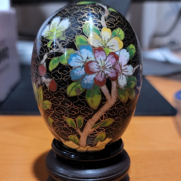 Vintage  Handpainted Metal Cloisonne Enamel Egg with stand - Picture 2 of 4